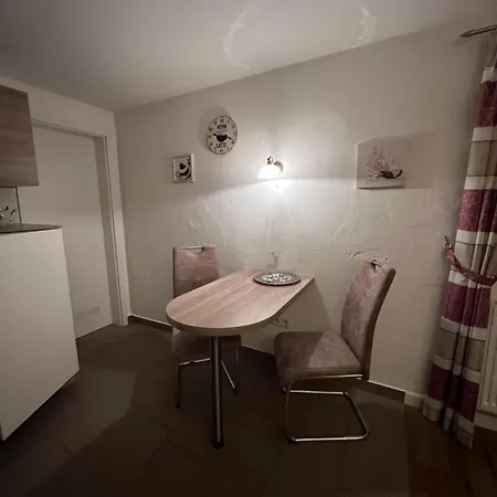 Oliver Apartment *